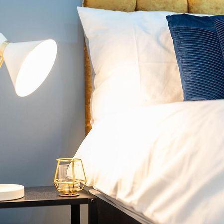 Chic Studio Oasis, West Midlands! Apartment Birmingham Bagian luar foto