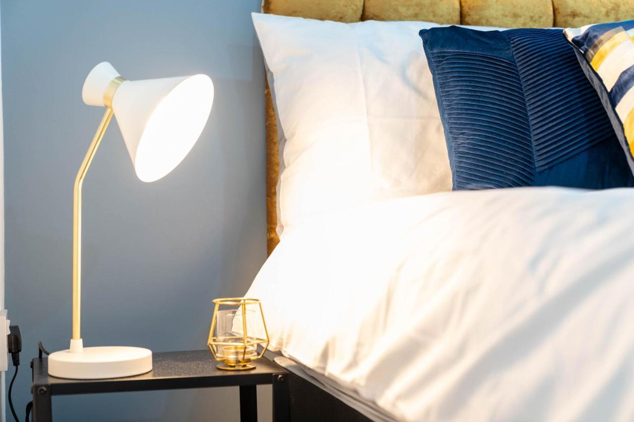 Chic Studio Oasis, West Midlands! Apartment Birmingham Bagian luar foto