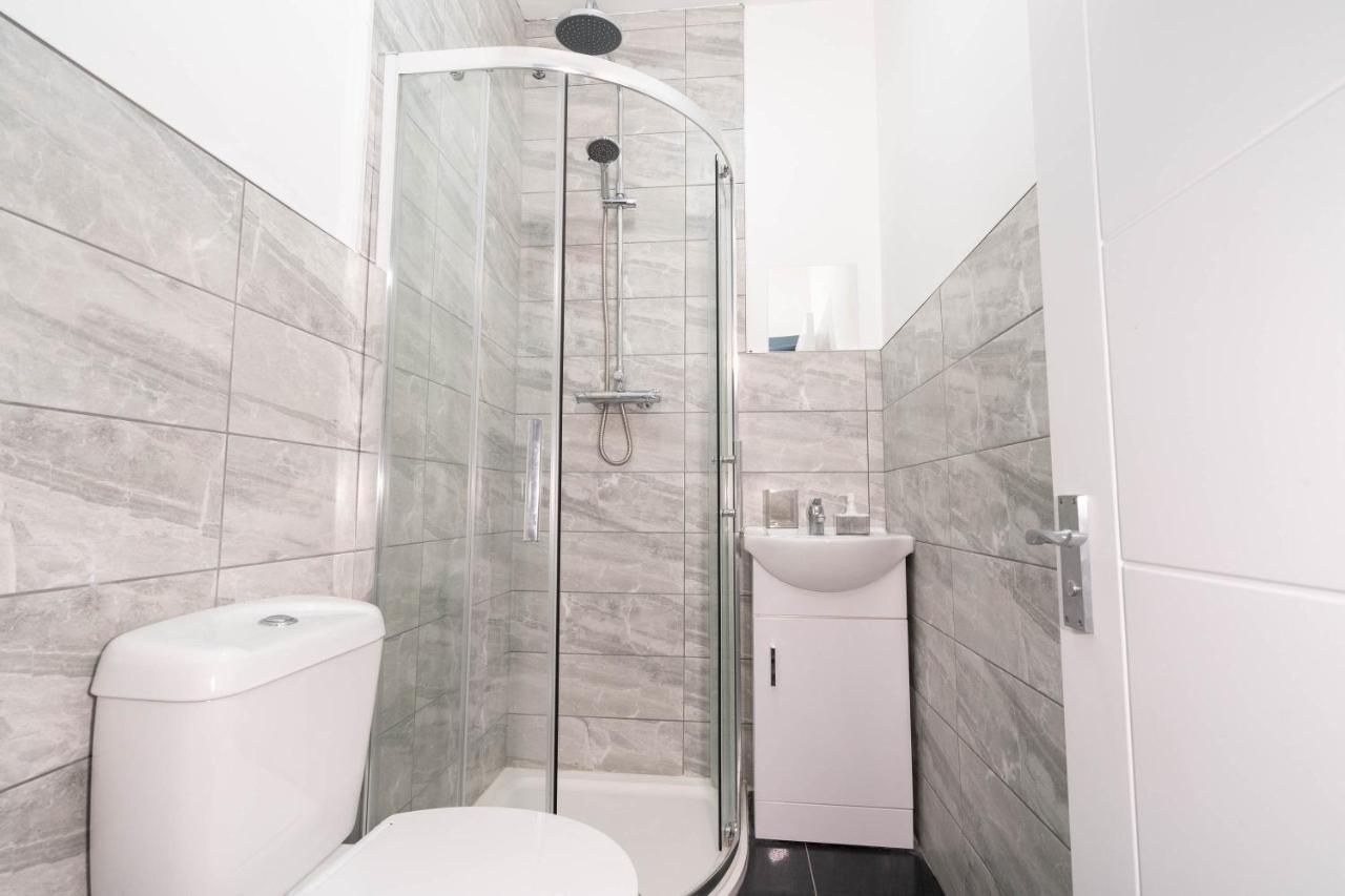 Chic Studio Oasis, West Midlands! Apartment Birmingham Bagian luar foto